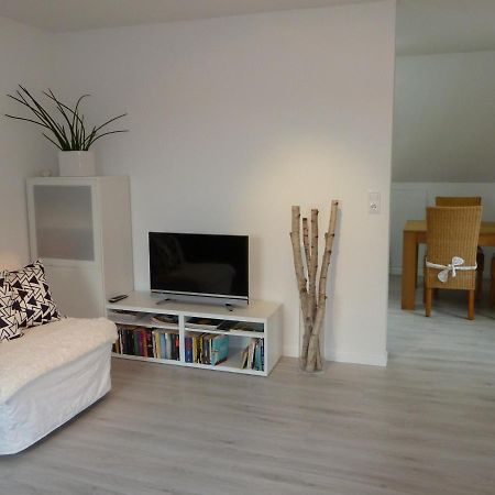 Helle 70 Qm Ferienwohnung Mit Herrlichem Blick Teningen Bagian luar foto