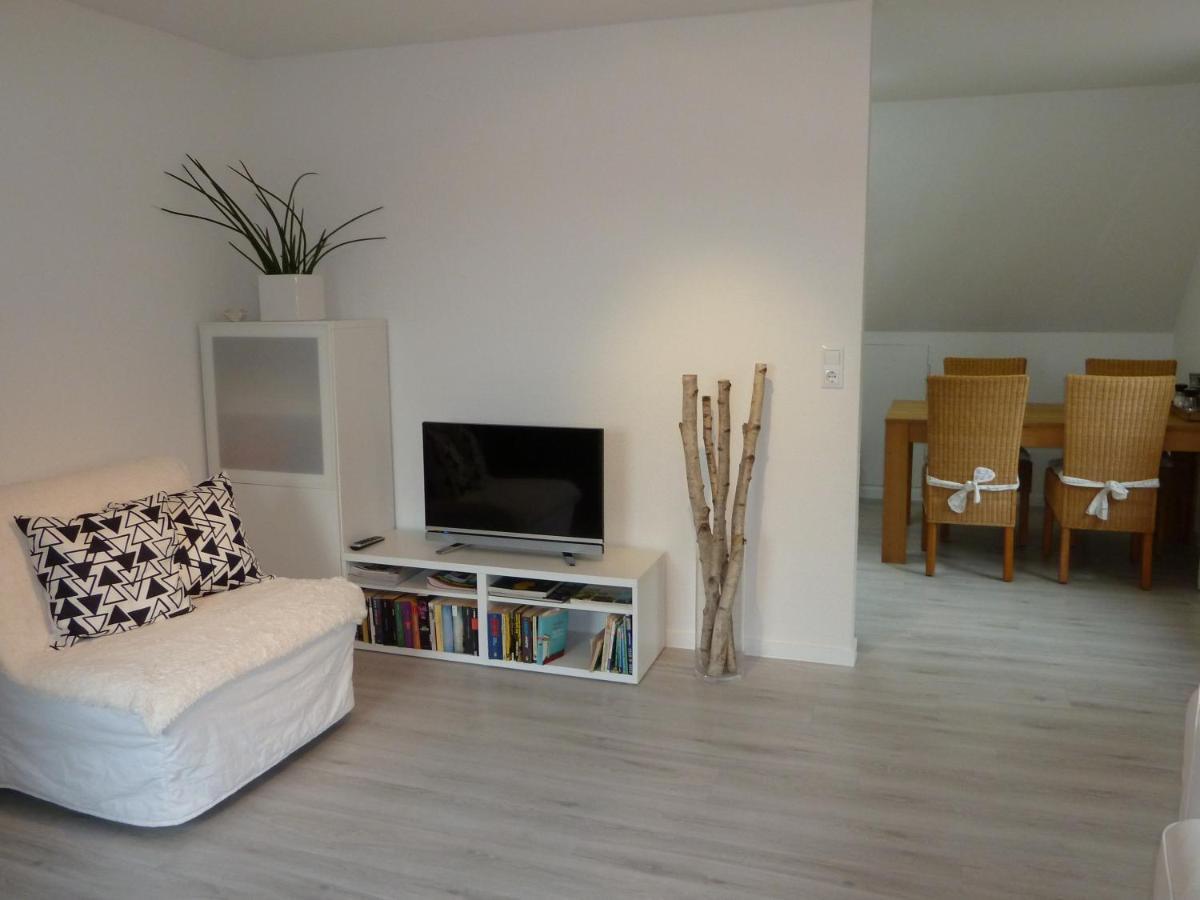 Helle 70 Qm Ferienwohnung Mit Herrlichem Blick Teningen Bagian luar foto