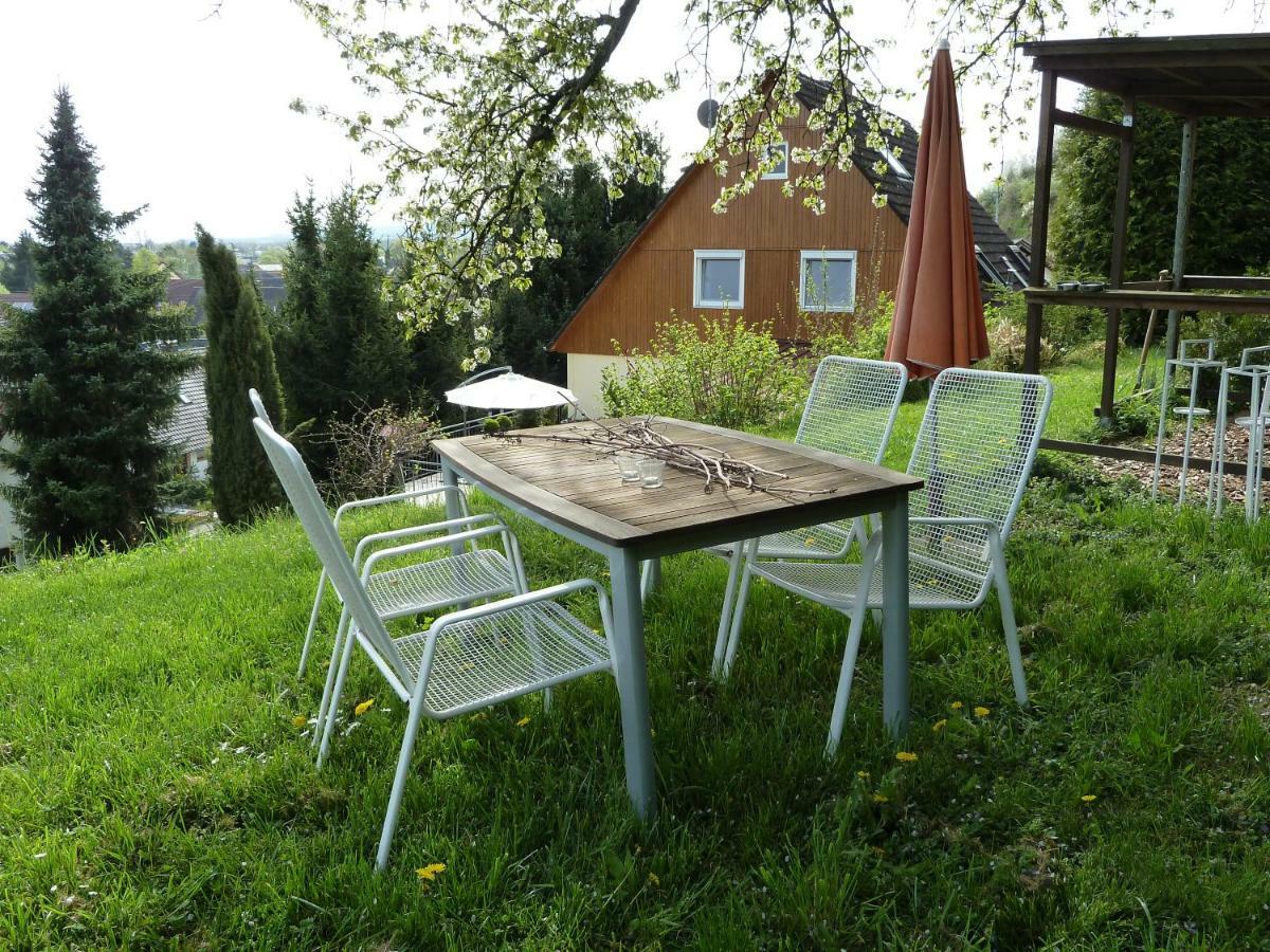 Helle 70 Qm Ferienwohnung Mit Herrlichem Blick Teningen Bagian luar foto